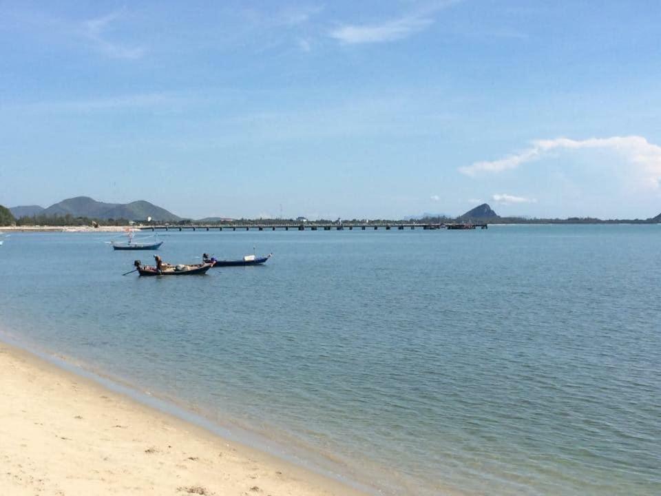 班武里府Grandmabalcony住宿加早餐旅馆 外观 照片